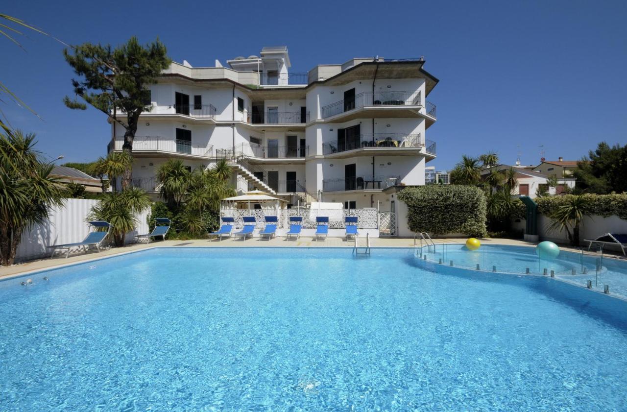 Residence Acquamarina San Benedetto del Tronto Exterior foto
